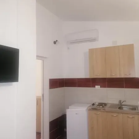 Apartmani Momcilovic Canj Exterior photo