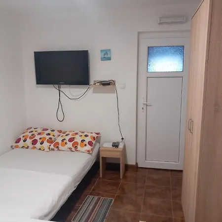 Apartmani Momcilovic Canj Exterior photo